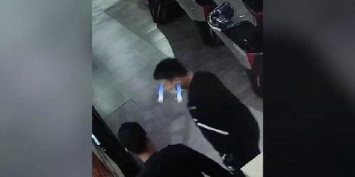 吃瓜群众强行站队视频,视频引发网友热议